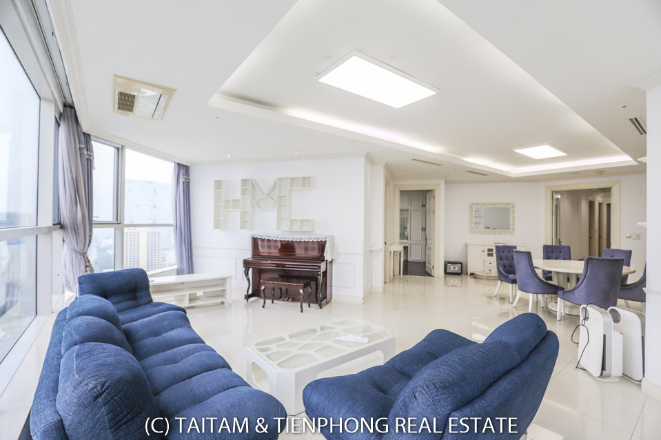 Super spacious apartment 4 bedroom for rent in Keangnam Tower, Hanoi. 