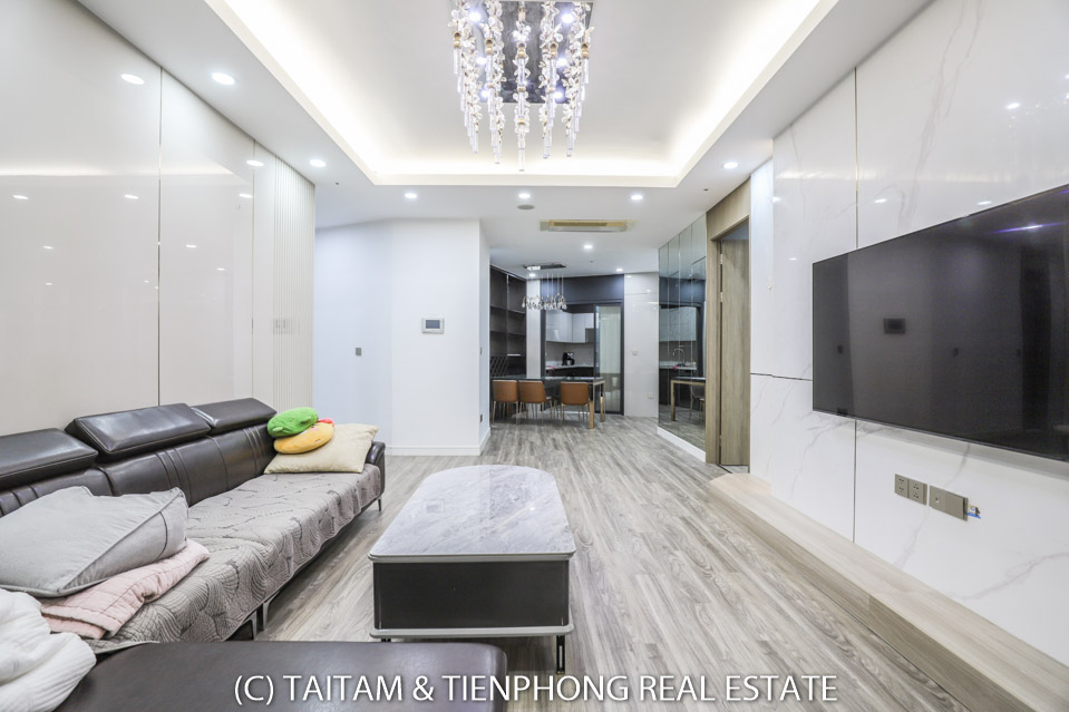 Modern 4 bedroom apartment for rent in Keangnam. 