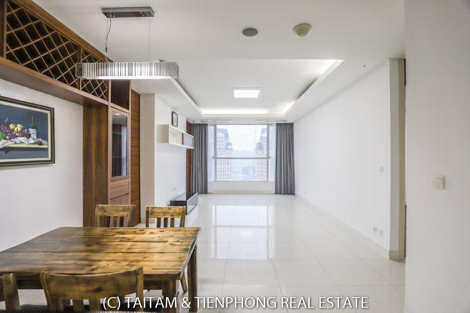 Nicely apartment 4 bedrooms in Tower B, KeangNam, HaNoi for rent 